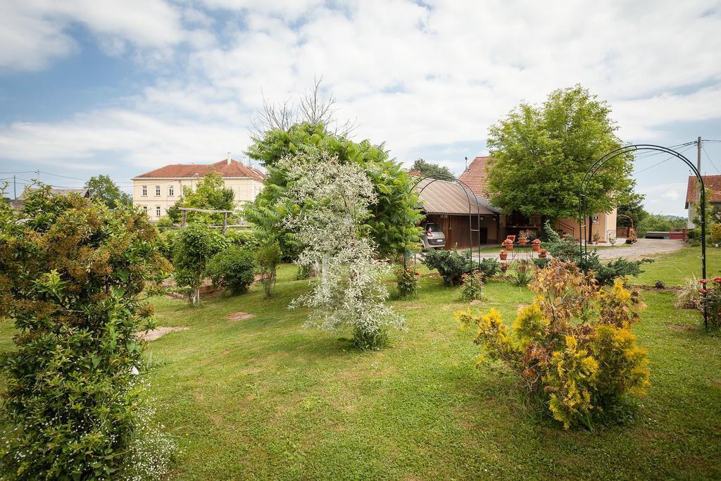 Apartment Tomasevic Slunj Eksteriør billede
