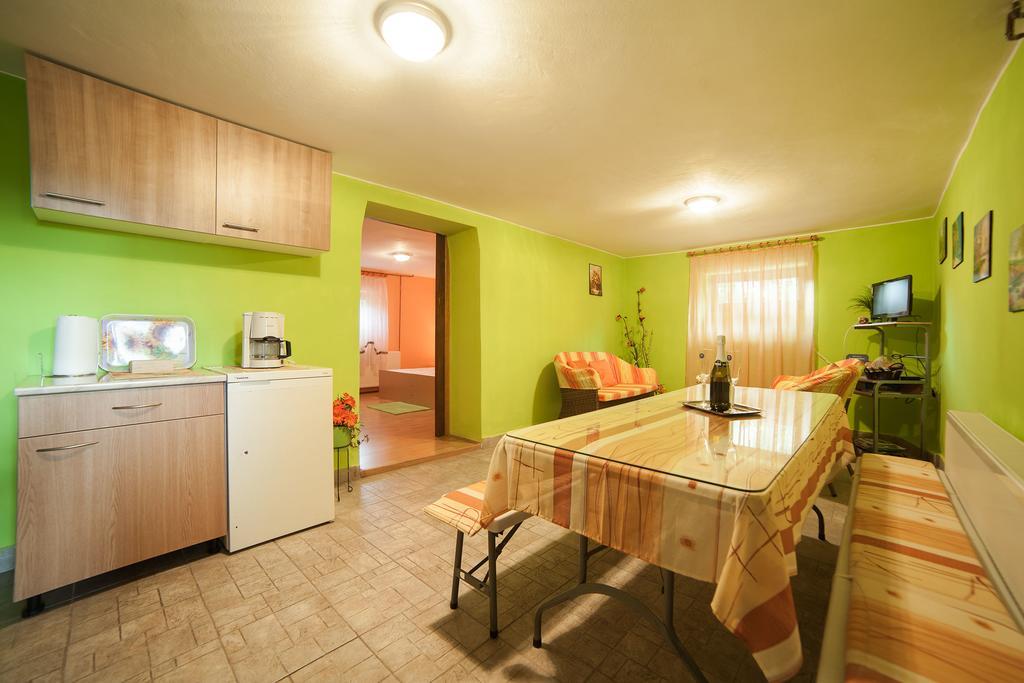 Apartment Tomasevic Slunj Eksteriør billede