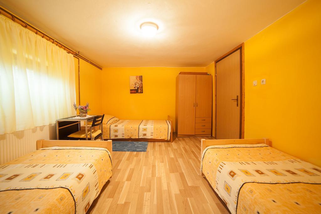 Apartment Tomasevic Slunj Eksteriør billede
